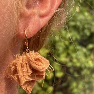 Boucle d'oreilles nuage en coton teint cachou PaMa Fabrique